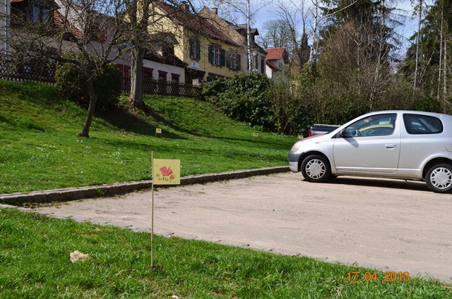 Parkplatz hinter der Wehrmauer - am Wehrgang